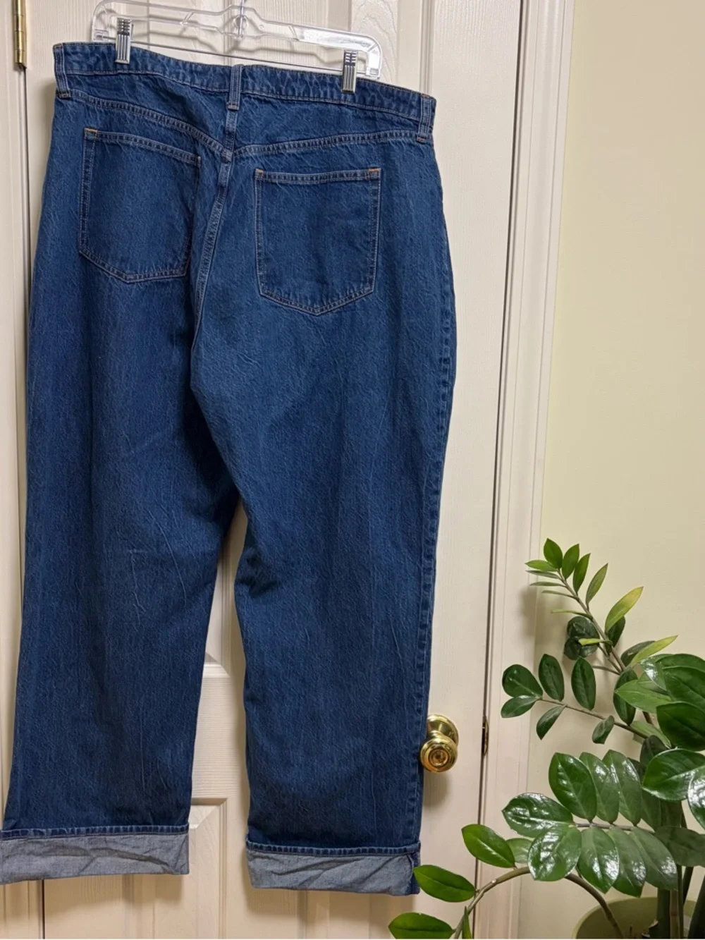 A & F The Loose High Rise Curve Loce cuffed hem Jeans 34 / 18